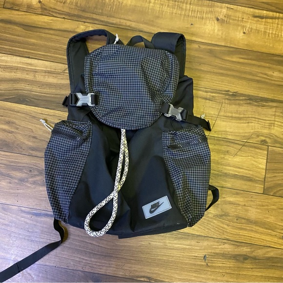 Nike Black Hertiage Trail Backpack CV1410-010 16”x12” - Picture 8 of 11